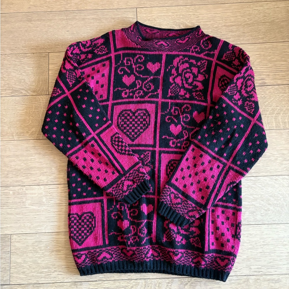 Vintage Heart Pattern Sweater - Black and Pink